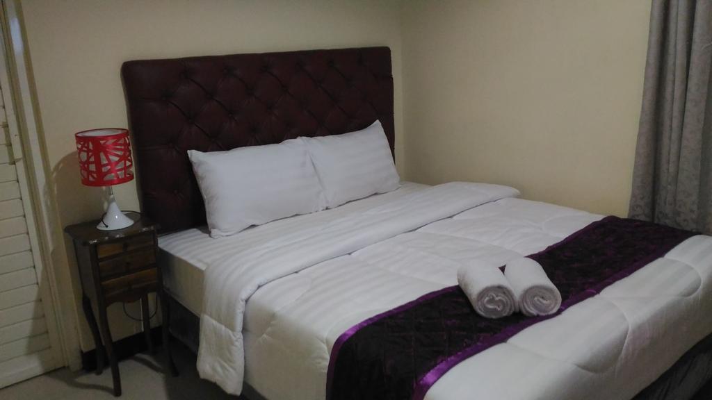 Diponegoro House Hotel Salatiga Exterior photo